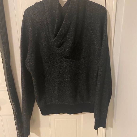 Women’s Roots Hoodie Size Medium - Picture 2 of 2